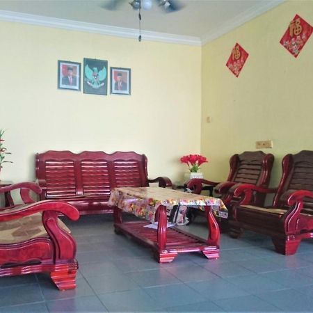 Hotel Pelita Terang Nagoya Bagian luar foto