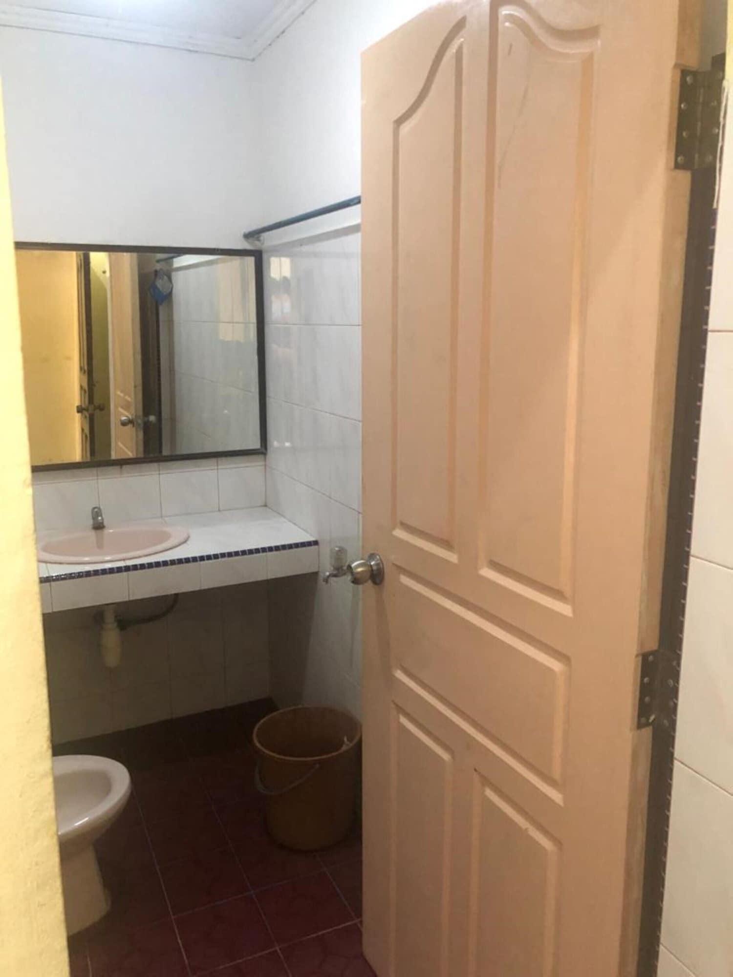 Hotel Pelita Terang Nagoya Bagian luar foto