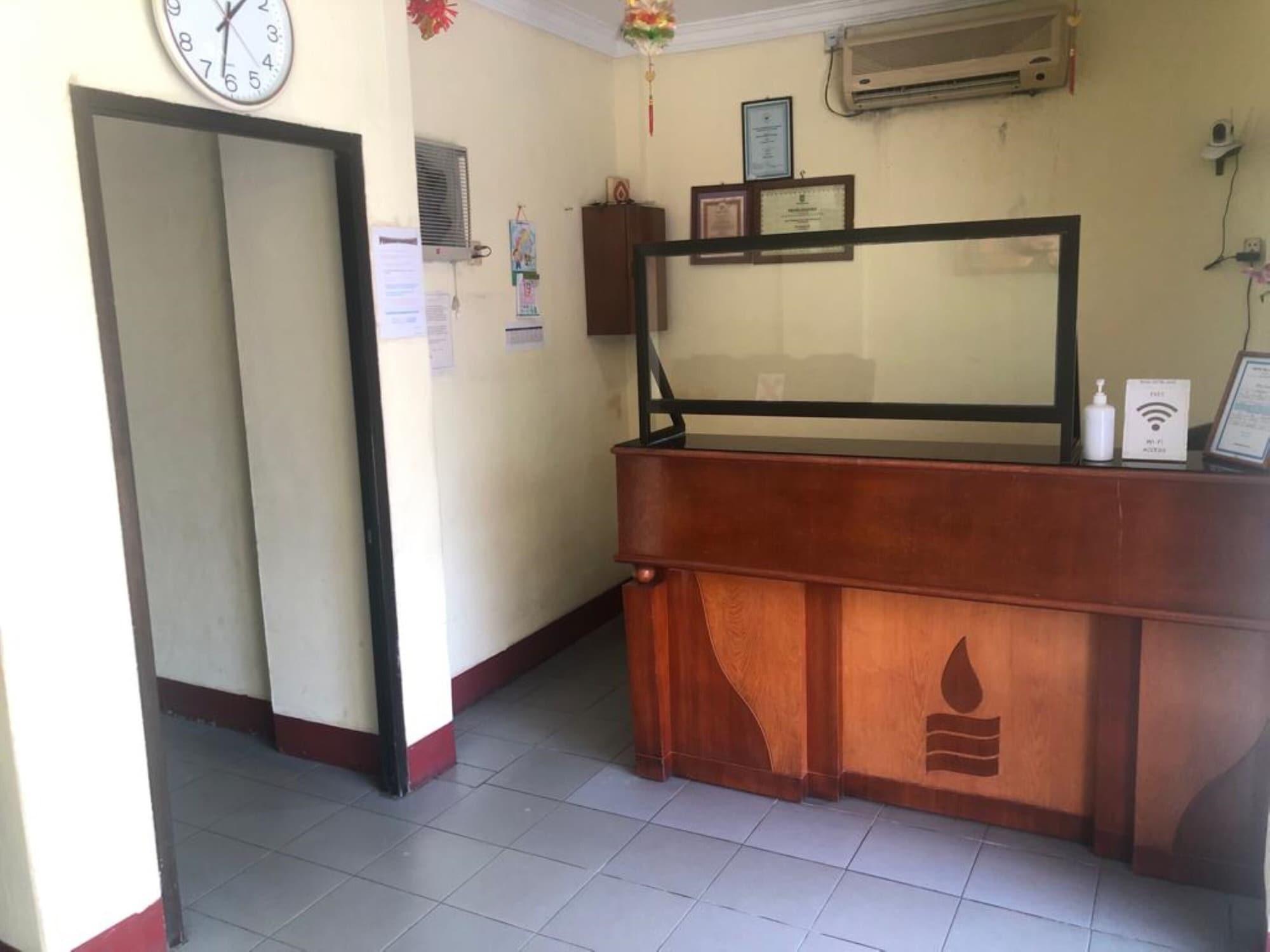 Hotel Pelita Terang Nagoya Bagian luar foto