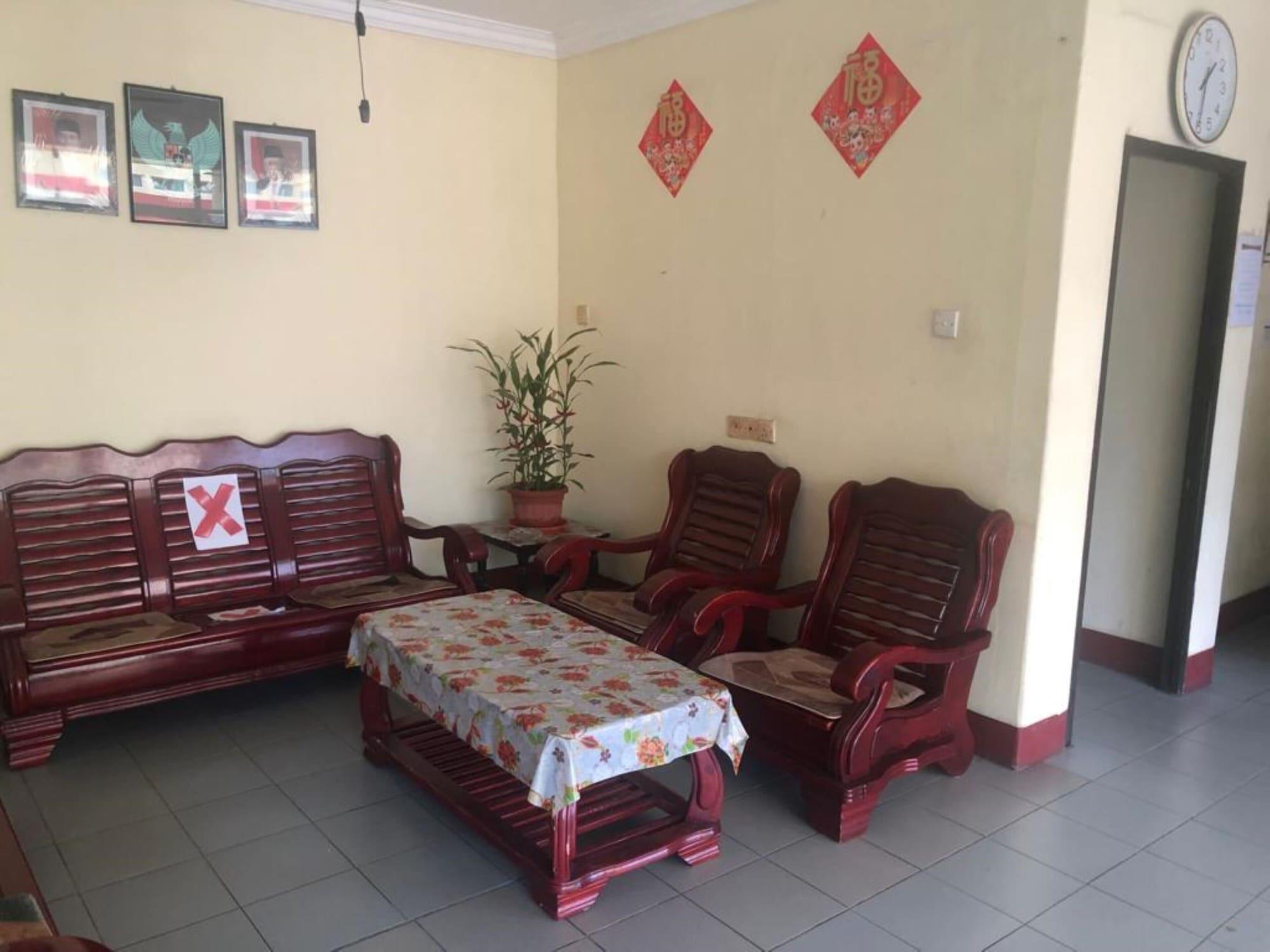 Hotel Pelita Terang Nagoya Bagian luar foto